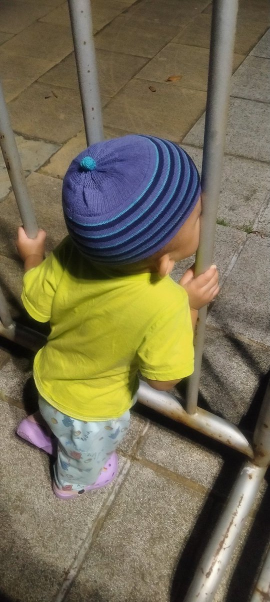 Miraaa_yusof's tweet photo. bila try tinggal muhammad kt mk cik,dy teriak smpai xdk suara smbil duk panggil mama²,sayu weh hati.xtaula mcm mna nk p mengajar nanti. https://t.co/bvLQMvb3C7