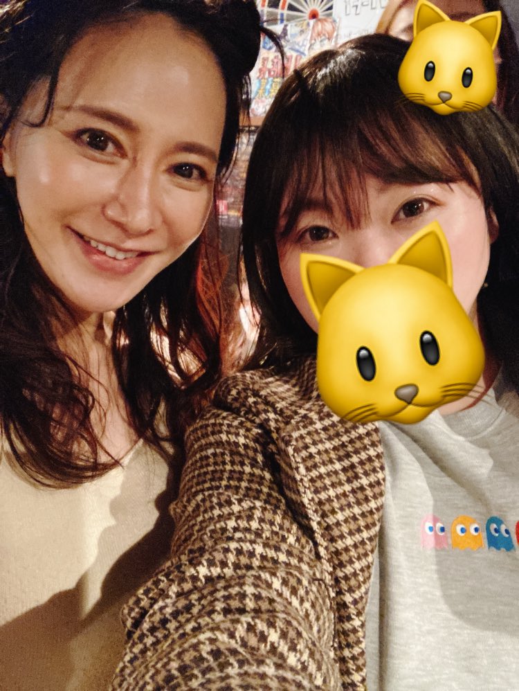 mp0_hana's tweet image. めちゃくちゃ遅ればせながら、うめこさんオフ会の！
いろんなお話出来たしうめこさんリアルバービーちゃんみたいな可愛さだった！スゴすぎる……！
ツーショ嬉しみ📸
うめこさんロンT可愛い❤︎*.(๓´͈ ˘ `͈๓).*❤︎
(今日着てマース)
 #weekendumeko 
 #週末うめこ