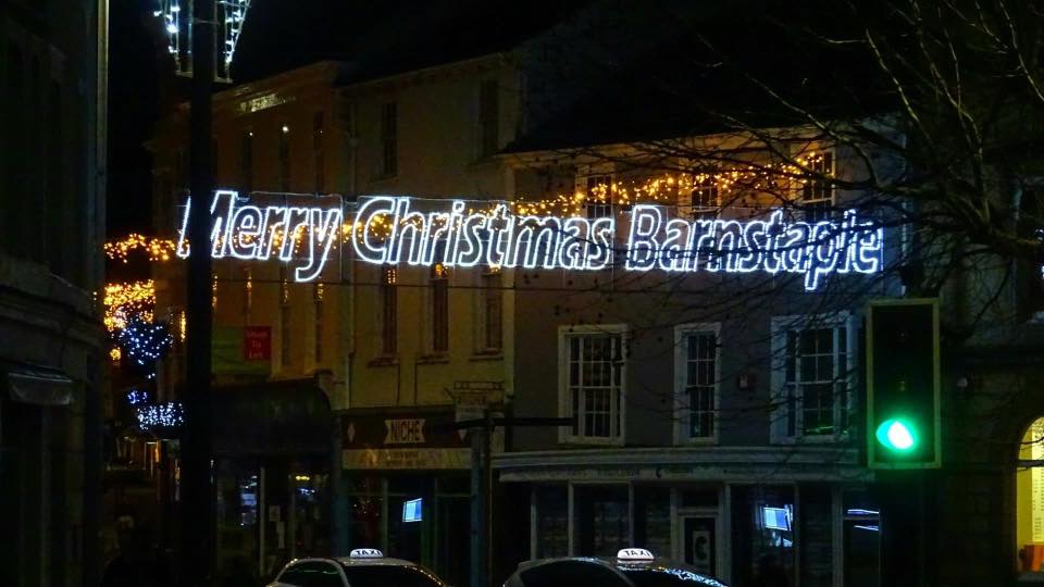 #Barnstaple is getting ready to welcome residents back with a bang this #Christmas, with a series of events &amp; periods of free parking.
To read more about what's on offer &amp; find out where and when you can park for free, visit our website: northdevon.gov.uk/news/community… #NDevon