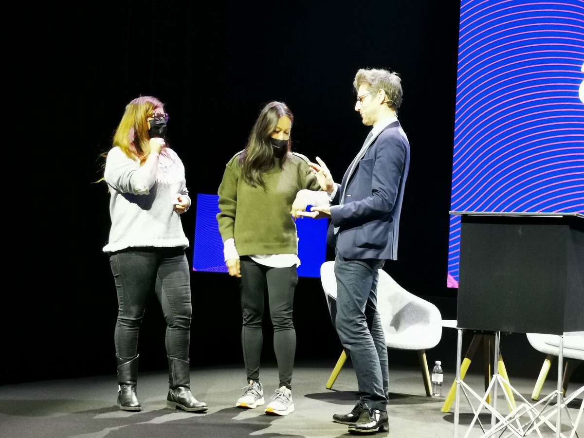 jblefevre60's tweet photo. #AmazonAcademy @Nad_Alves on stage avec Benoît Loizeau mentaliste !

@mallys_ @Nicochan33 @CathCervoni @DimitriHommel @Ym78200 @kalydeoo @3itcom @Shi4Tech @gvalan @diioannid @Xbond49 @PawlowskiMario @Fabriziobustama https://t.co/OmqvcXGQPB