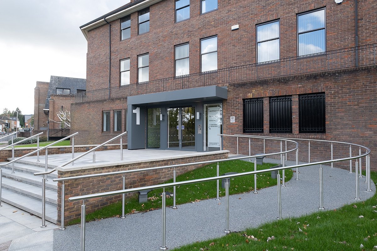 The RO Group is delighted to announce that Stonebond Properties, housebuilder and property developer, has entered a five-year lease at One Suffolk Way, Sevenoaks. 

rorealestate.co.uk/post/sevenoaks…

#inbusinesstodobusiness
#officespace
#fitwel
#sevenoaks