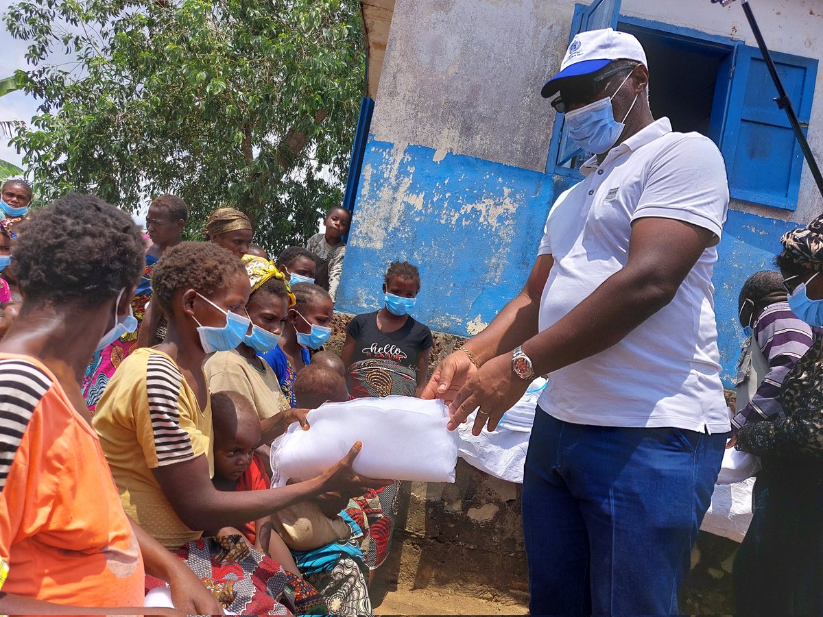 UNICEFcongoBZV's tweet photo. Cette semaine @UNICEFcongoBZV, @omscongo et @PamCongo sont dans la #Lekoumou pour le suivi du du paquet de services essentiels aux autochtones dans le cadre du @JointSDGFund
#NoOneLeftBehind https://t.co/gOn22A1wBM