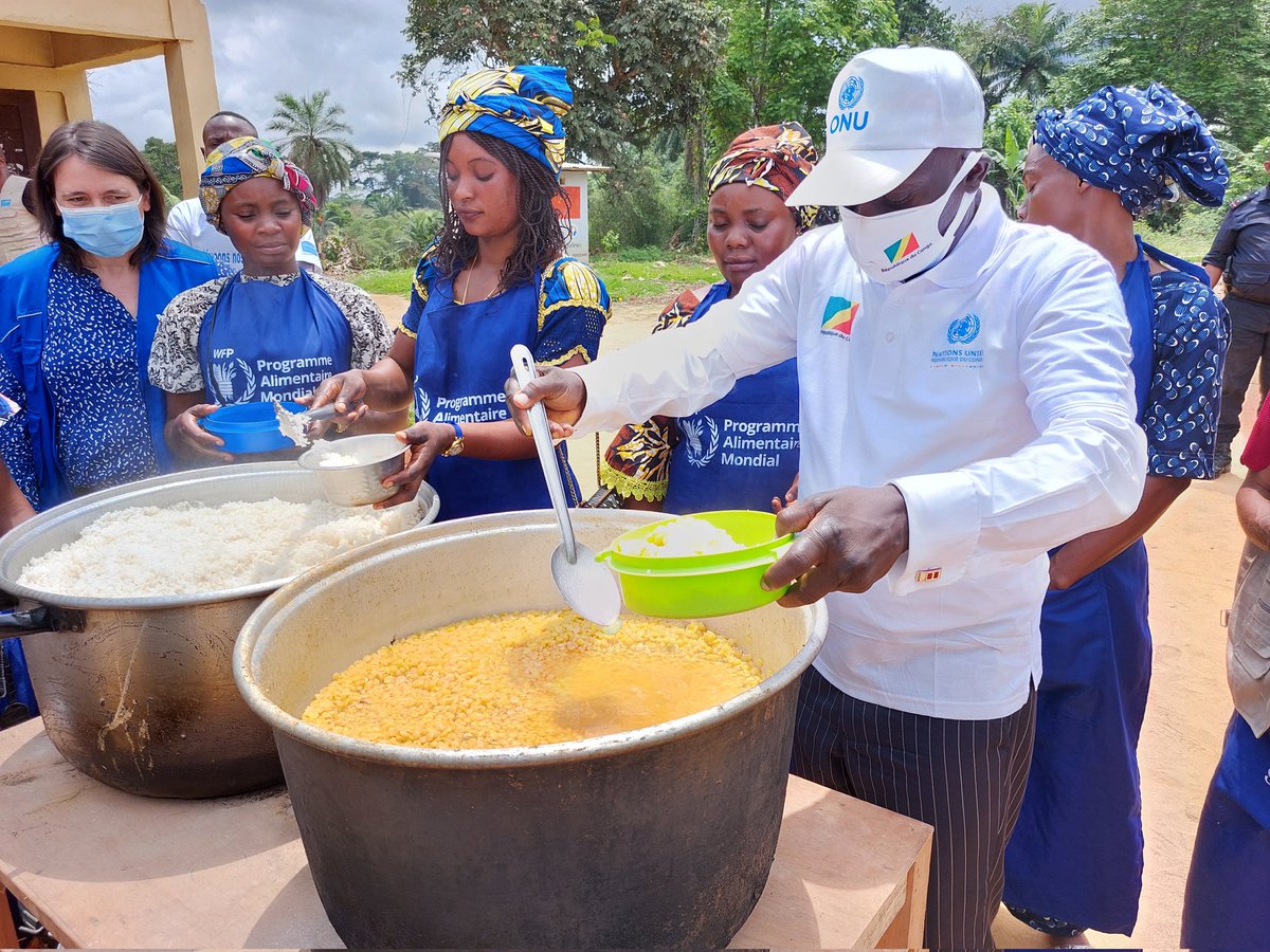 UNICEFcongoBZV's tweet photo. Cette semaine @UNICEFcongoBZV, @omscongo et @PamCongo sont dans la #Lekoumou pour le suivi du du paquet de services essentiels aux autochtones dans le cadre du @JointSDGFund
#NoOneLeftBehind https://t.co/gOn22A1wBM
