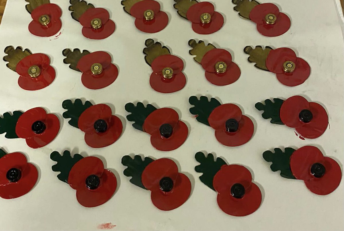 HMSScottRN's tweet photo. Our Weapons Engineer, Petty Officer Andy Kirkaldy, has created these fantastic poppies.👇

He’s raised nearly £500 for the @PoppyLegion, who do so much excellent work to support service personnel, past and present. 

#RemembranceDay2021 #PoppyAppeal https://t.co/RKArN0DViL