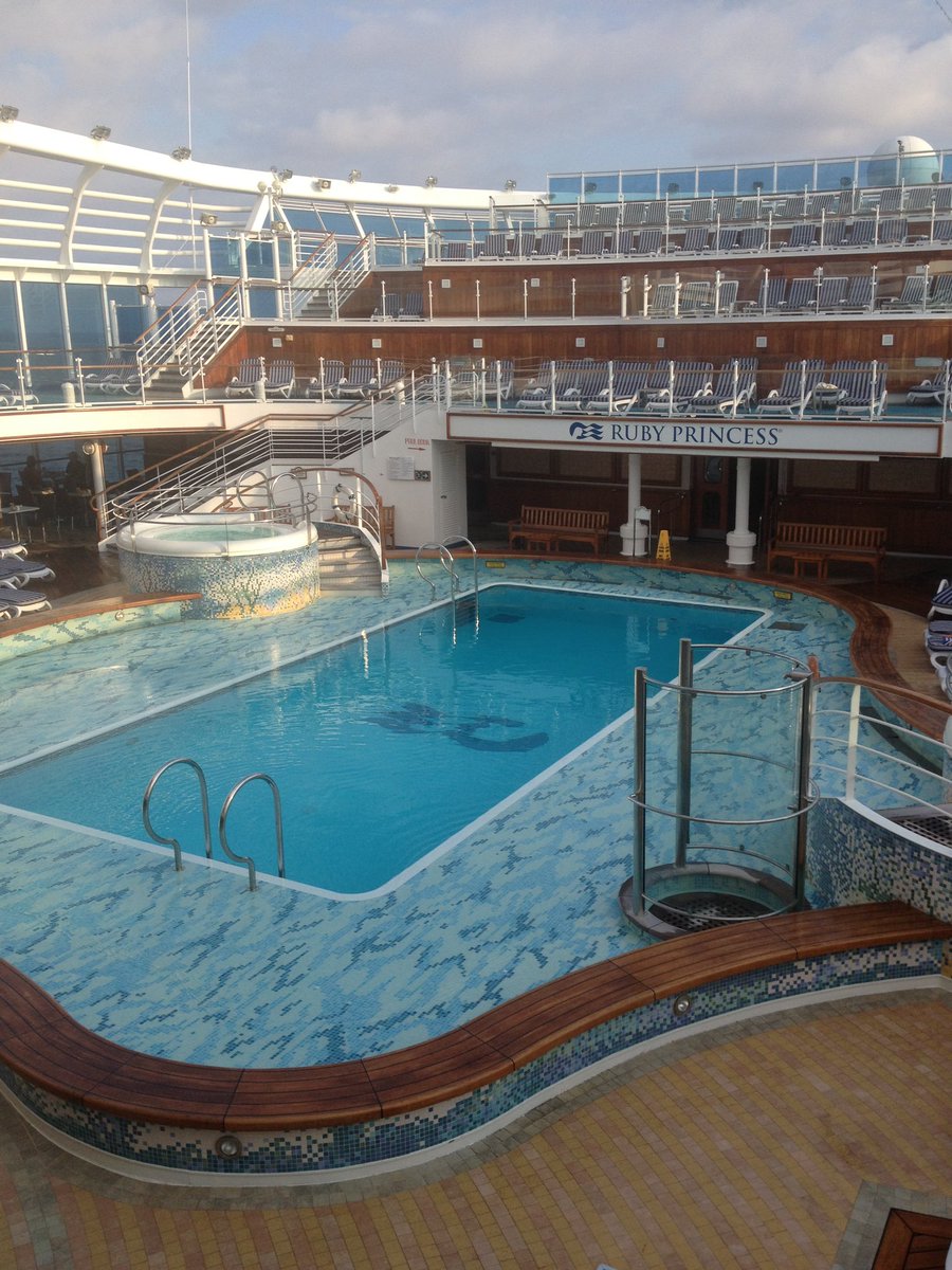 CruzinParadise's tweet photo. Green Lane Arrival Group A ! 9 days 22 hours and 22 minutes!Yes 🙌 we are ready! #ThanksGivingCruise @PrincessCruises #EscapeCompletely #ComeBackNew #PrincessProud #SkyPrincess https://t.co/qxjKSmUmlg
