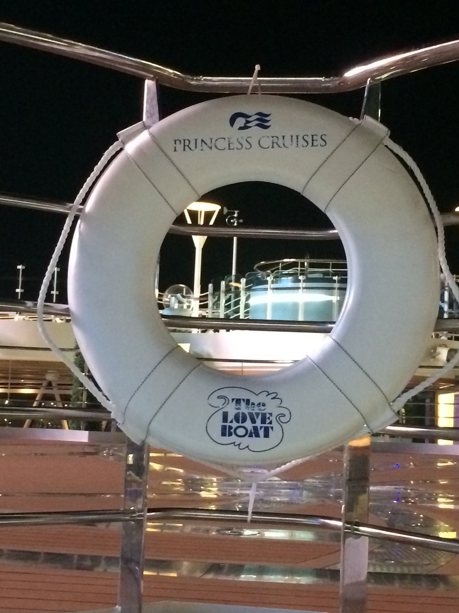 CruzinParadise's tweet photo. Green Lane Arrival Group A ! 9 days 22 hours and 22 minutes!Yes 🙌 we are ready! #ThanksGivingCruise @PrincessCruises #EscapeCompletely #ComeBackNew #PrincessProud #SkyPrincess https://t.co/qxjKSmUmlg