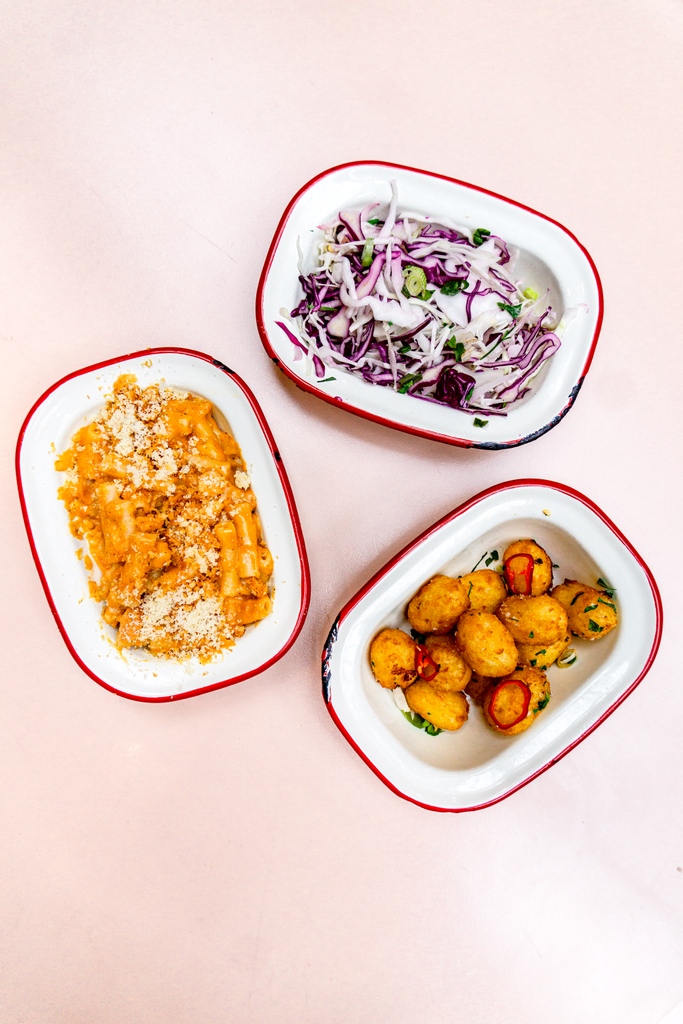 smokeandbonesuk's tweet photo. Take your pick of sides! We take our sides just as seriously as we do for our meats, and trust us, you're going to love it! 

Grab them at Seven Dials Market, seven days a week. See you there 😉

#smokedandbones #sidedish #toplondoneats #londonrestaurants #sevendialsmarket https://t.co/ujdt70nq8Y