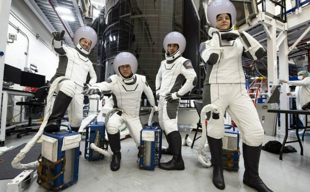 SpaceBalls tweet media