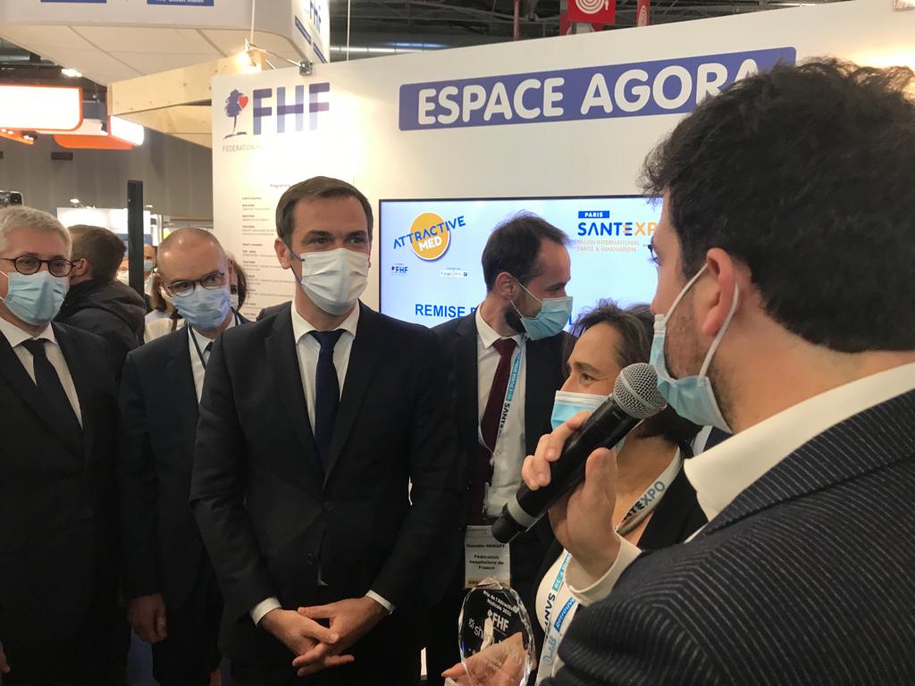 H_Confluence's tweet photo. M. le Ministre @olivierveran d’avoir pris le temps, hier, de remettre le prix de l’attractivité médicale dans la catégorie bonne pratique pour l’application digitale des internes #InternApp à @parisSANTEXPO
#InternApp est déployée sur l'ensemble des @H_Confluence ! https://t.co/0xUdPxW1ei