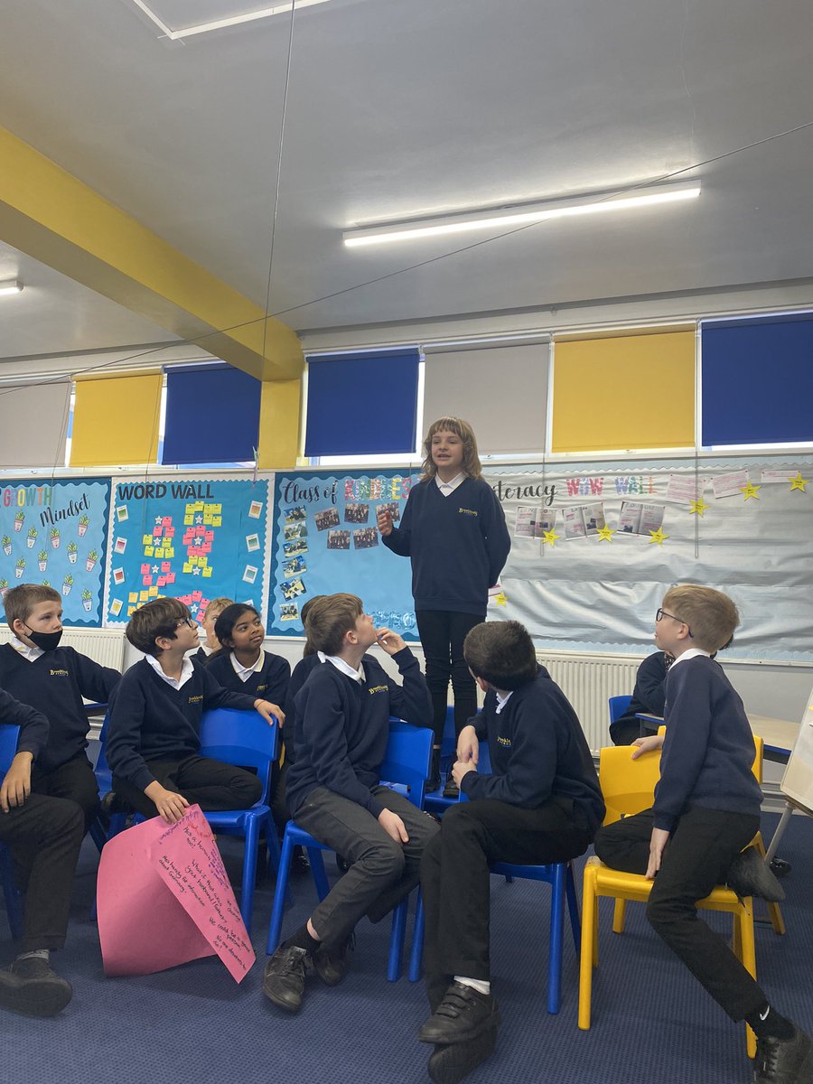 BrooklandsEng's tweet photo. Incredible debating skills shown today by 6JBN - what a pleasure to listen to! @Brooklands_Sch @voice21oracy https://t.co/mO08avzSgt