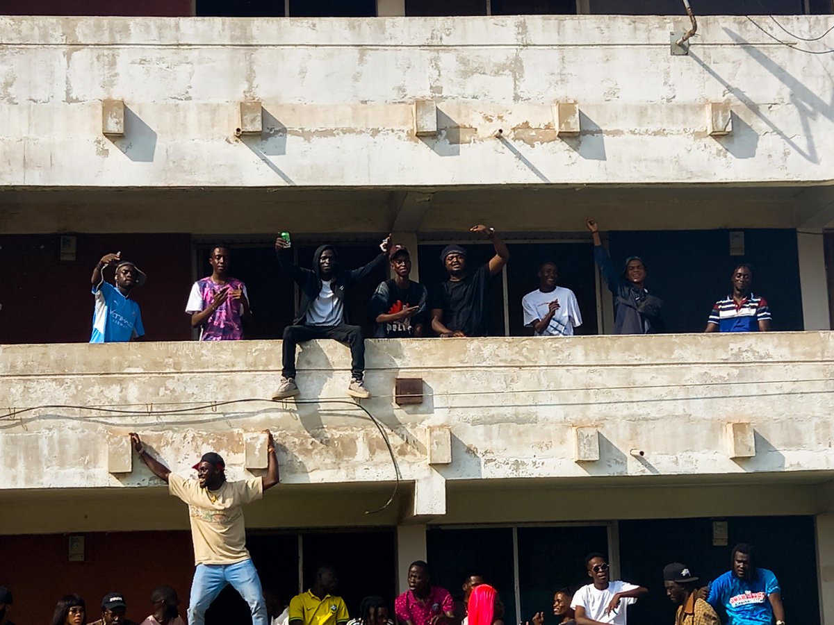 thaplugzz's tweet photo. Shout out to all the brothers who pulled up to support with the shooting #WeDeyStreet w/ @KwekuFlick  x @nanarokstar   y'all have a special place in our hearts. 
NEW MUSIC &amp; VISUALS this Friday! 12 Nov '21

#NewMusicAlert #MusicIsComingHome https://t.co/duw4GrIWFJ