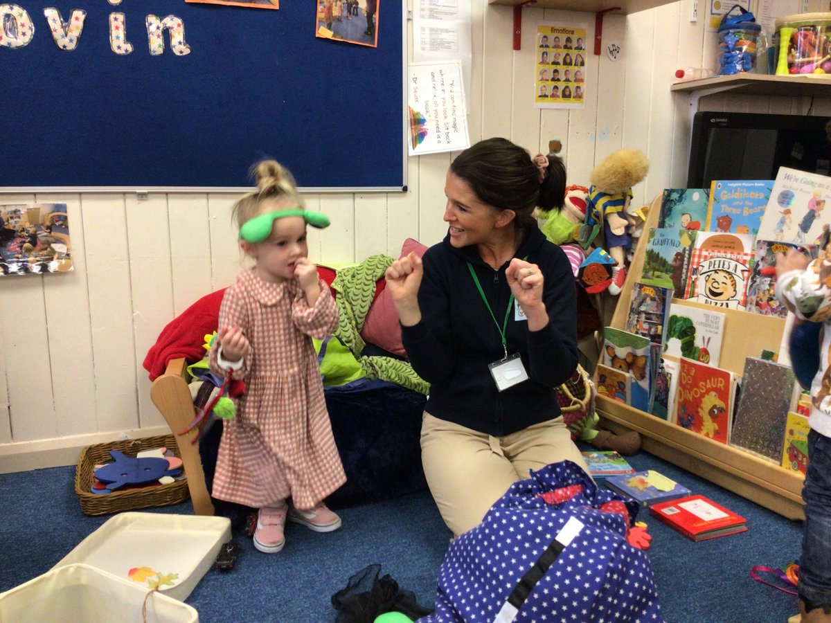 Nurseryboule's tweet photo. Yesterday we had Jo from Jo’s Tiny Signers helping us to learn some more sign language. We really enjoyed Humpty Dumpty in sign. #WaysToCommunicate #RhymesInSign https://t.co/mDtSVf9gjg