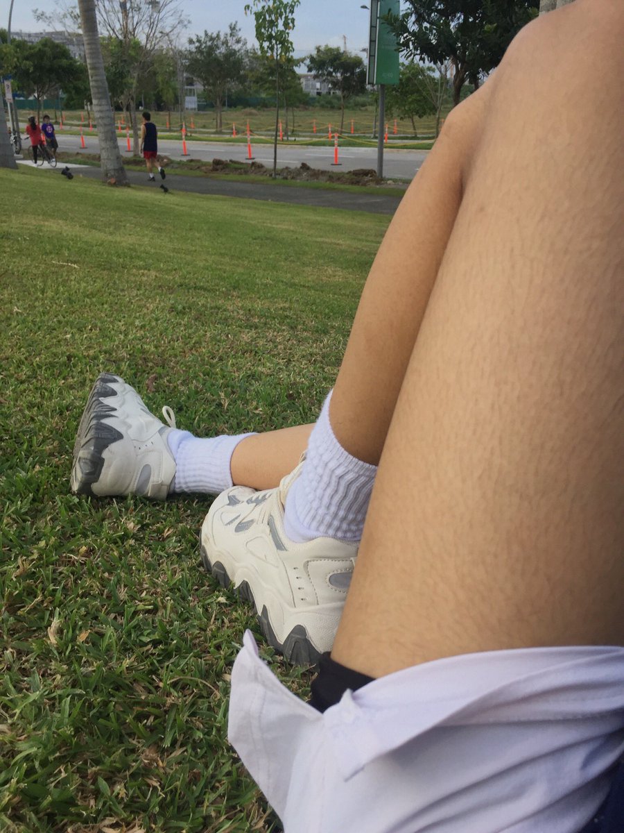 kissymeows's tweet photo. finally touched some grass https://t.co/NZXfAezUES