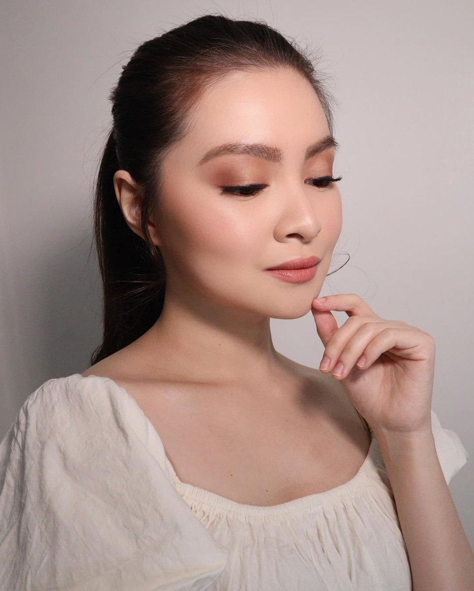 DNalynpaulan's tweet photo. You only live once, but if you do it right, once is enough.

LazadaSuperShow withBARBIE https://t.co/fl5koURJnO