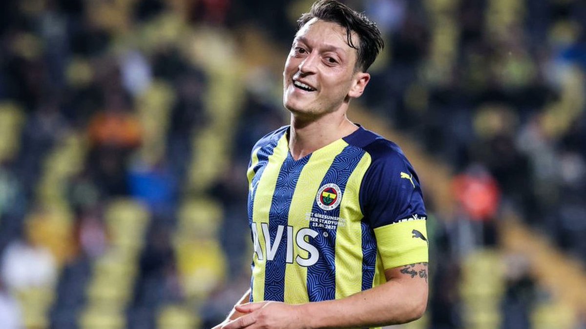 1nternational7's tweet photo. #mesutözil , yakın zamanda piyasaya süreceği kripto parasının adının '#m10token ' olacağını duyurdu. https://t.co/Wj3W1vKXmF
