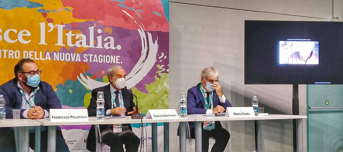 InappGov's tweet photo. Al #webinar #smartworking @comuni_anci dopo il commento in collegamento video del prof. G. Della Rocca interviene Francesco Pellecchia illustrando il modello del @ComunediBari
https://t.co/ACUYtBtVH6 #10novembre https://t.co/ow4IiM6f45