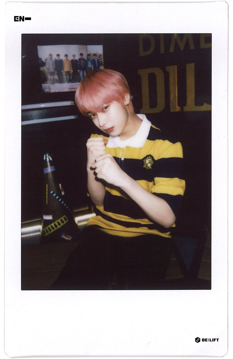 arcticofsun's tweet photo. Locker Room Photo Sketch #선우 https://t.co/4dNyz102zl