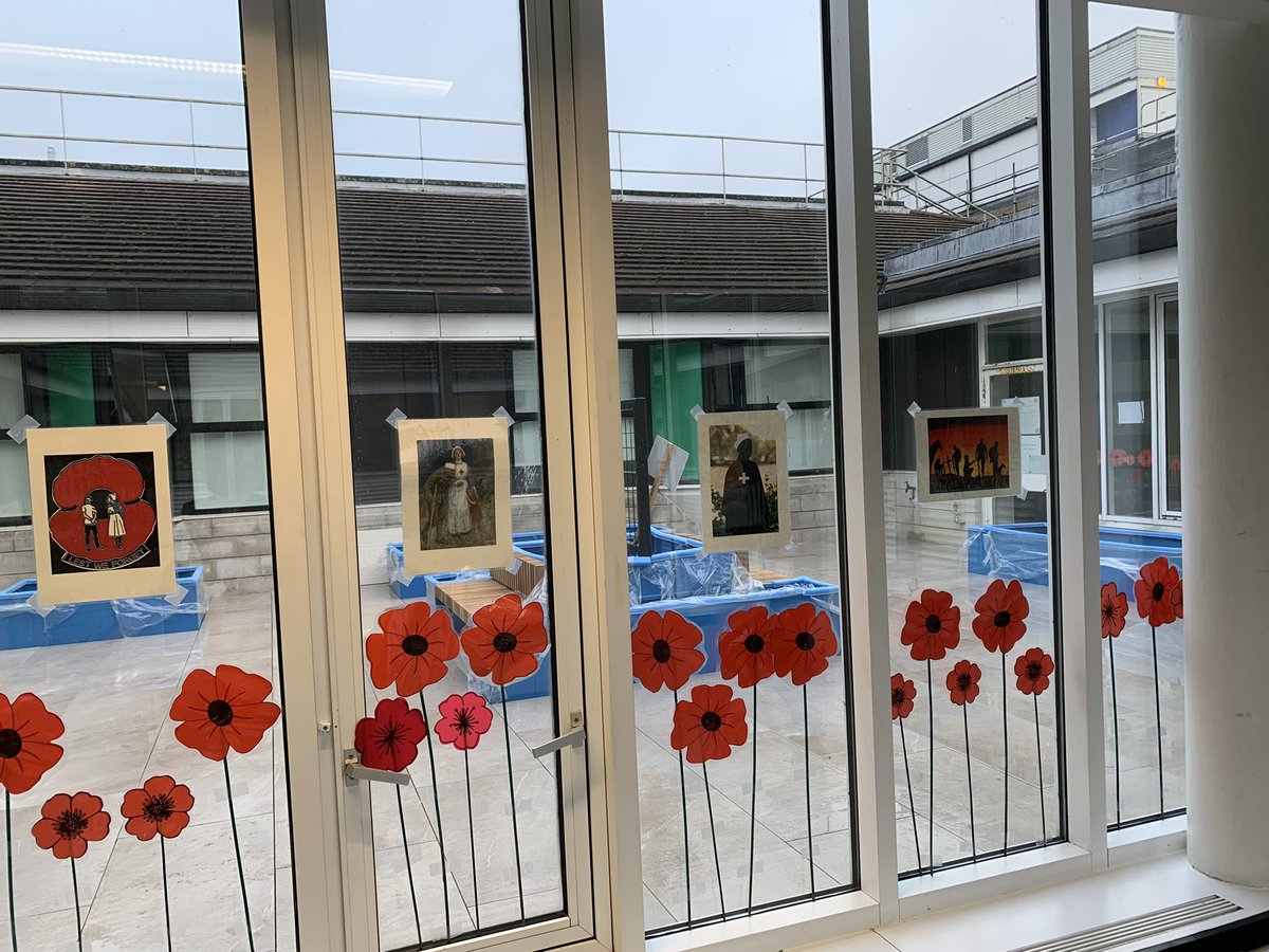 ItuEastbourne's tweet photo. Sensory garden decorated to commemorate Armistice Day tomorrow #LestWeForget #WearAMask #GetVaccinated https://t.co/HIXAyKdUtn