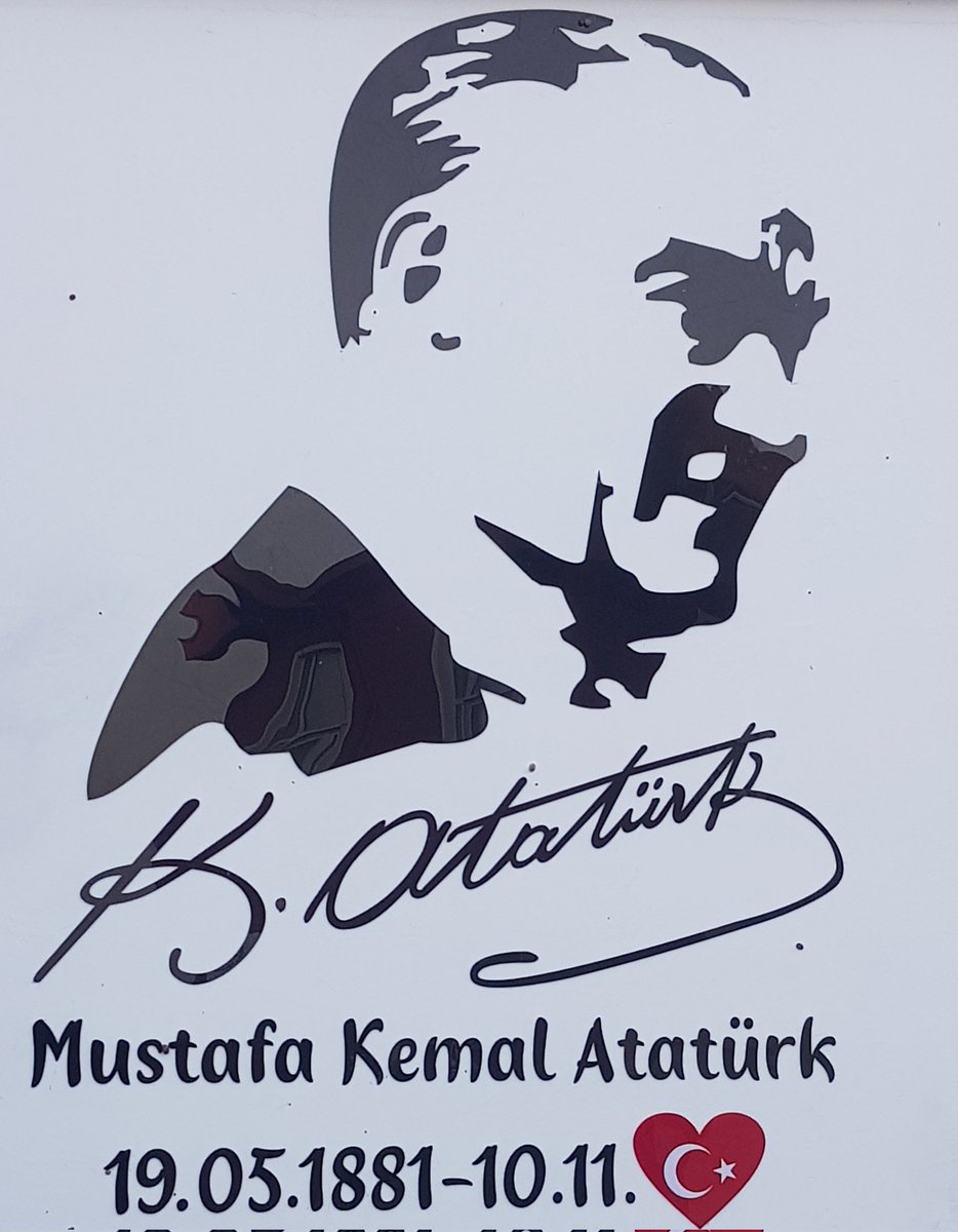 Özlemle...
Hasretle...
Minnetle...

#10Kasım
#MustafaKemalAtatürk