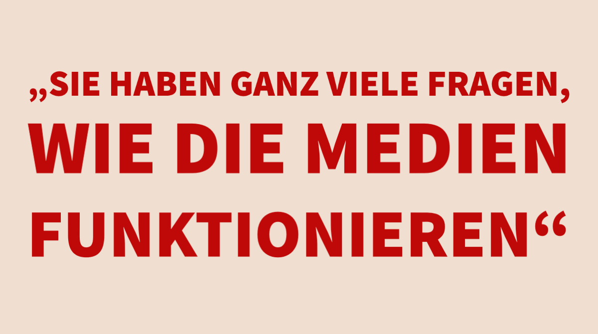 JFF_de's tweet photo. "Sie haben ganz viele Fragen, wie die Medien funktionieren": Michael Gurt aus der #FLIMMO-Redaktion spricht bei #mediasres von @DLF  über das #KiKa-Magazin #TeamTimster! https://t.co/nI8XBfxWj1 https://t.co/8ltsb4ltd0