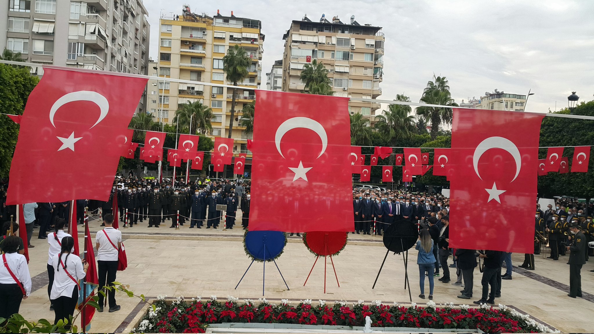Adana�da Atatürk�ü anma töreni&hellip; HDH Medya