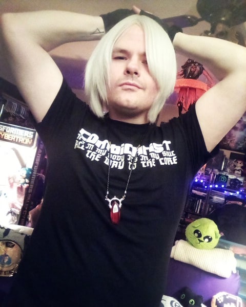 Godlike_Virus's tweet photo. Finally, after all this time, I have a shirt that says who and what I am upon it....#ELECTROHEAD. Because...it's in my #body, it's in my #soul. All the way to the #core.

We're all #ELECTROHEADS.
🤘🖤🤘
@CombichristArmy #Dante #DmC #DevilMayCry https://t.co/SO2pARleQh