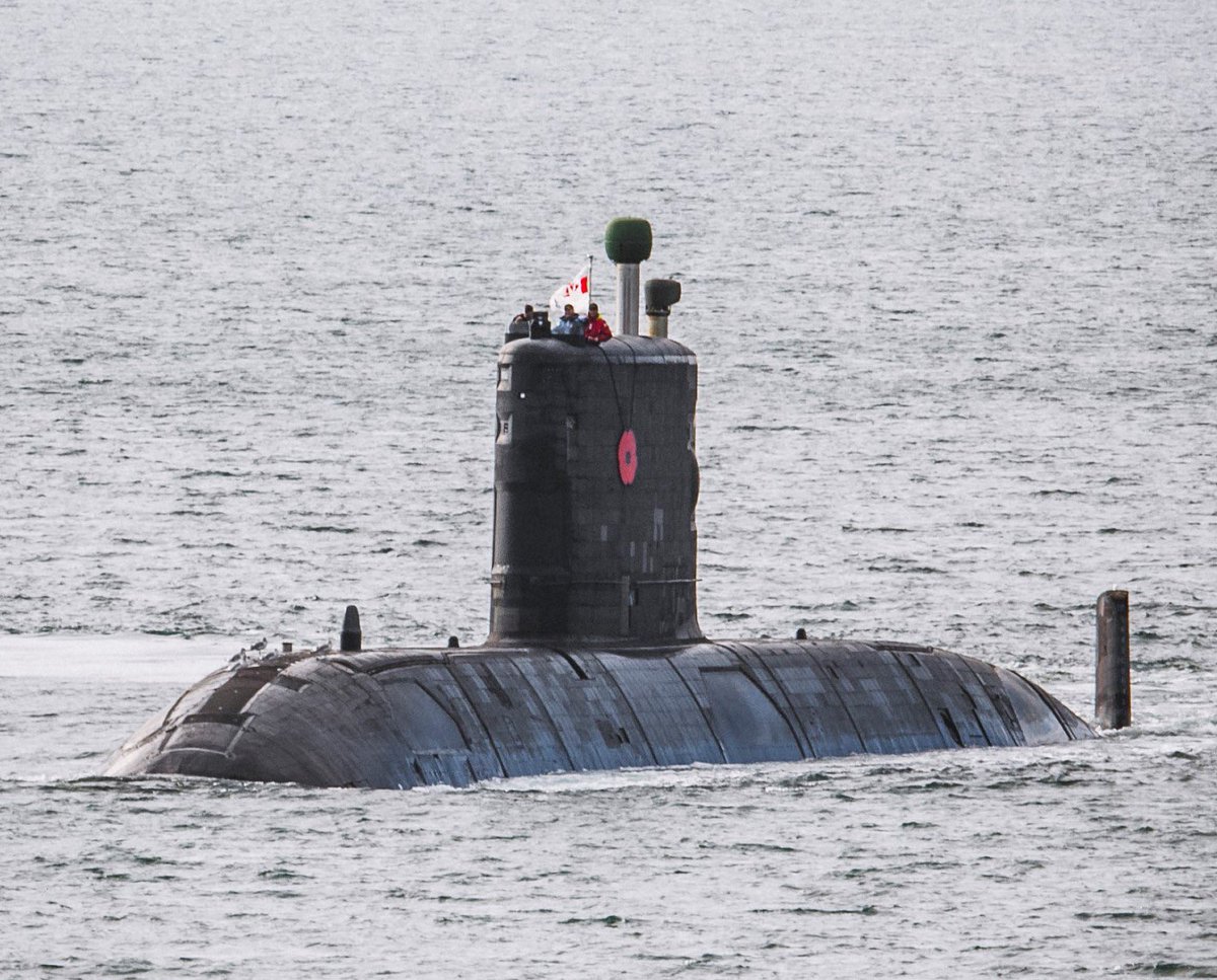 sebh1981's tweet photo. Canadian boat, the former UPHOLDER class SSK HMS Unseen, #HMCSVICTORIA proudly displays a poppy on her fin in honour of Remembrance Week leading up to Remembrance Day. 🇨🇦🇬🇧⚓️
#cansubforce, #RemembranceDay #canadaremembers , #lestweforget 🌹, #Poppy100 https://t.co/FfglZYGkAH