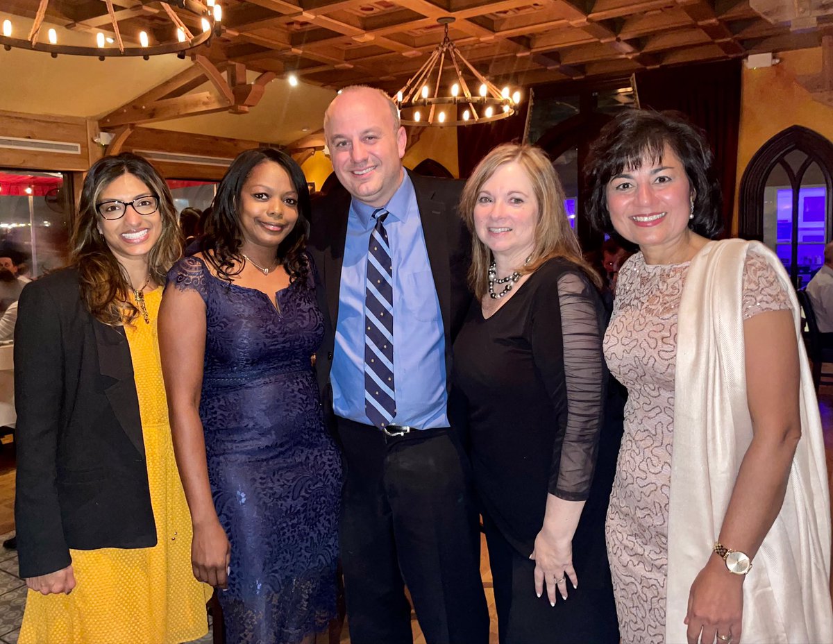 NonprofitSI's tweet photo. #SINFPA member @Eden_Two hosted an incredible ”Evening at Blue” event where they honored our #SICOAD -MES Co-Chair Dr. Ginny Mantello, Director of Health & Wellness for @StatenIslUSA .
Please look forward to more amazing photos from this event! https://t.co/t0T4fUCVlX