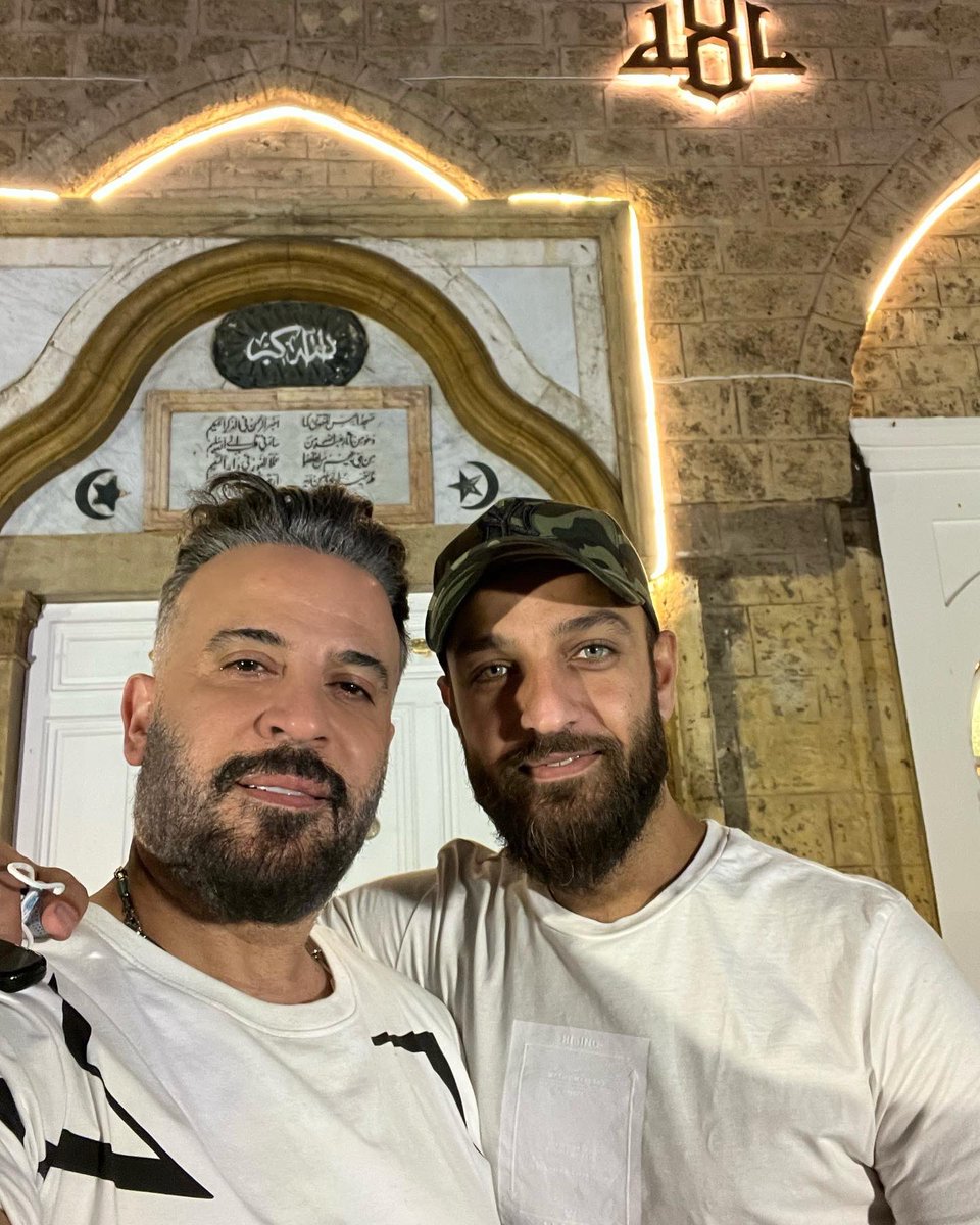 anwarelamir1's tweet photo. صباح الخير مني ومن اخي لكل الناس الحلوة 🌹🤍 #انورالامير
#بيروت #عين_المريسة
#Anwarelamir #brothers #praytime #trustingod #lovemyfans #live #laugh #love #explore #explorepage #exploreeverything #aghaninews #aghaniaghani https://t.co/X91IbM9sRJ