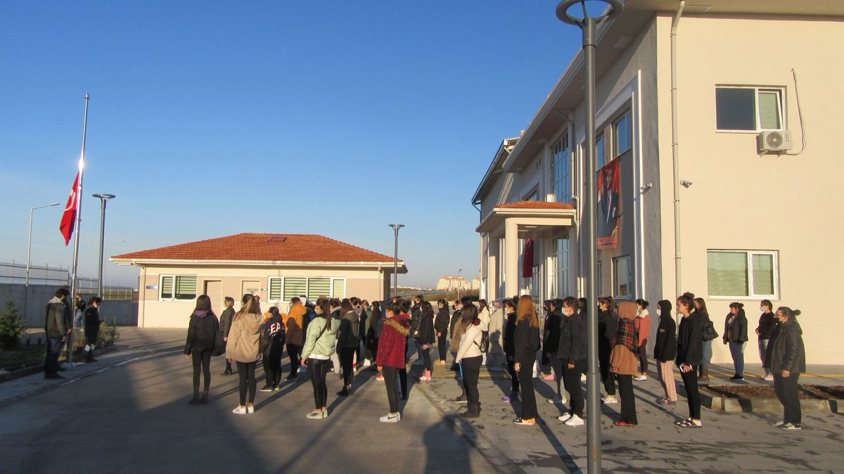 Edirne Kız Yurdu D ve E bloklarda Cumhuriyetimizin kurucusu, bağımsızlığımızın mimari Gazi Mustafa Kemal Atatürk'ü vefatının 83. yıldönümünde rahmet, minnet ve şükranla anıyoruz. <a href="/EdirneKYGM/">GSB Edirne Yurtları</a> <a href="/GSB_Edirne/">Edirne Gençlik ve Spor İl Müdürlüğü</a> <a href="/arzum_bulduk/">Arzum Bulduk</a>