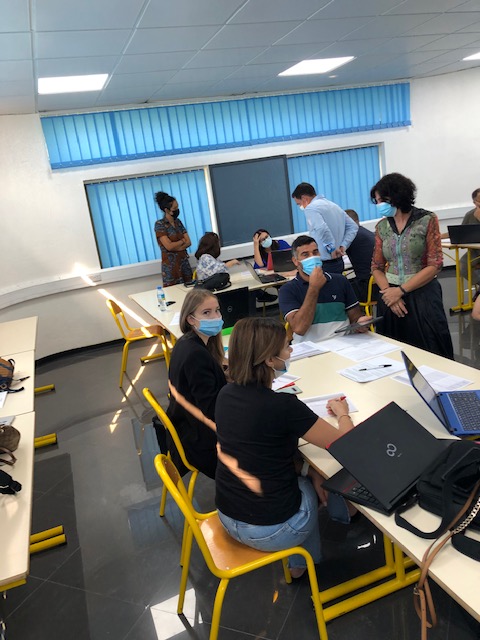 Début des stages proposés en formation continue dans la zone MO à tous les enseignants. Ce stage pour PAP 2nd degré est annimé par tous le EEMCP2 de la zone et se déroule au IRF d'Abu Dhabi <a href="/aefeinfo/">AEFE</a> <a href="/LyceeMassignon/">Lycée Massignon</a> <a href="/LF_Caire/">Lycée Français du Caire</a> <a href="/efiriyad/">Efiriyad</a> @lfigp_lycee <a href="/avriljpi/">Jean-Pierre Avril</a> <a href="/simonanne10/">simon anne</a>