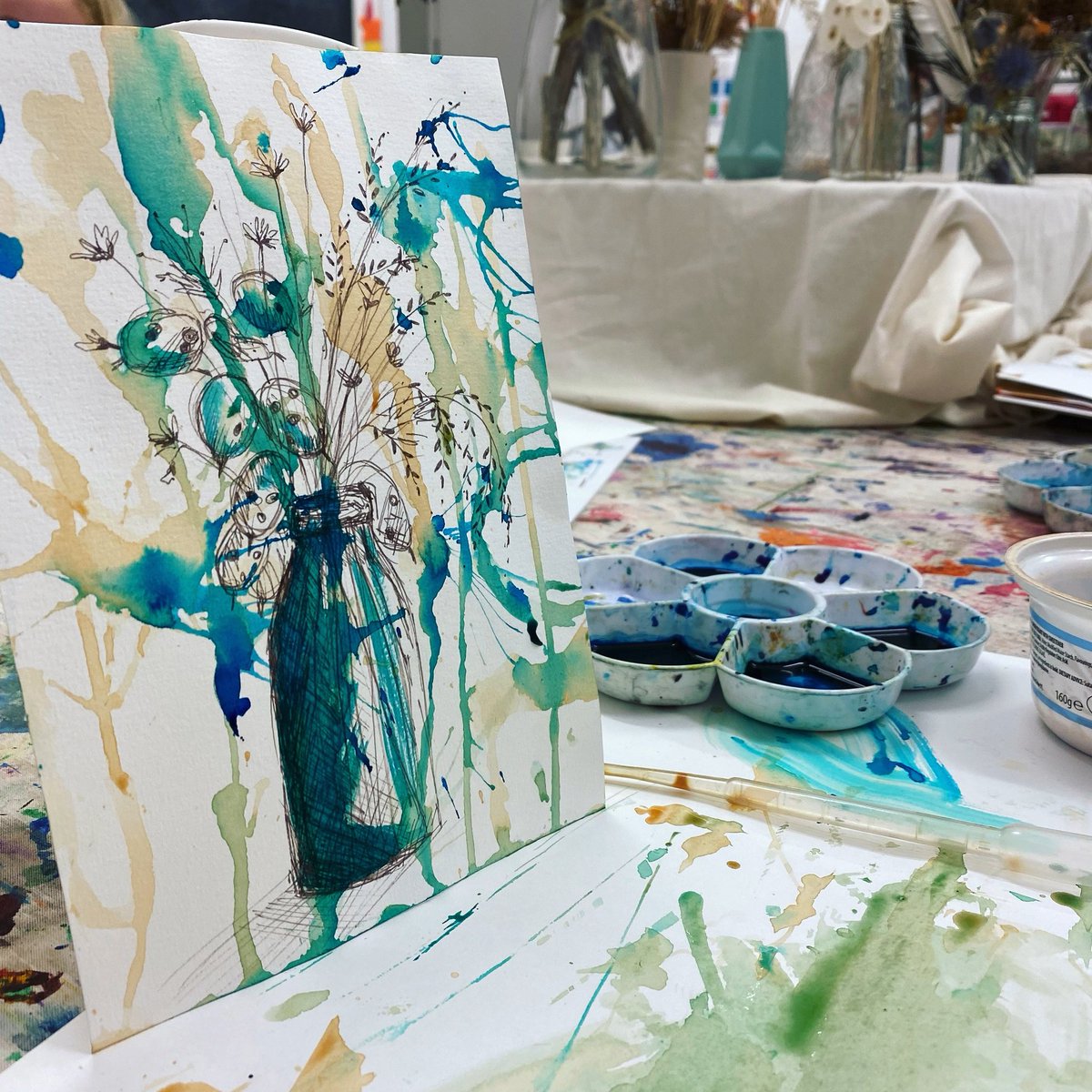 B_M_Workshops's tweet photo. To create something beautiful, sometimes you have to create a little mess! No need to stay tidy at Beth Morris Workshops. We love messy art!!!
#messyart #abeautifulmess #isntthisbeautiful ? #art #artforall #bethmorrisworkshops https://t.co/X3hZIan6Ht