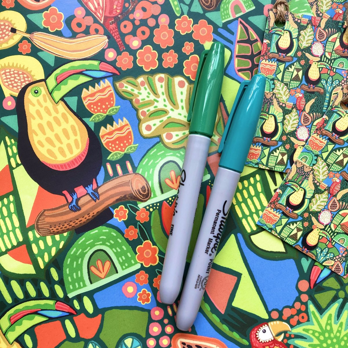 buck_lj's tweet photo. Toucan Wrapping Paper, Jungle Gift Wrap Set, Sheets and Tags, Colourful Gift Wrapping, Children’s Gifts, Fun Gifts, Bird Lover, Unique Paper https://t.co/ZYlCCb9ROr #Etsy #Slumbermonkey #GiftWrapSet https://t.co/8m2RkRd0Uz