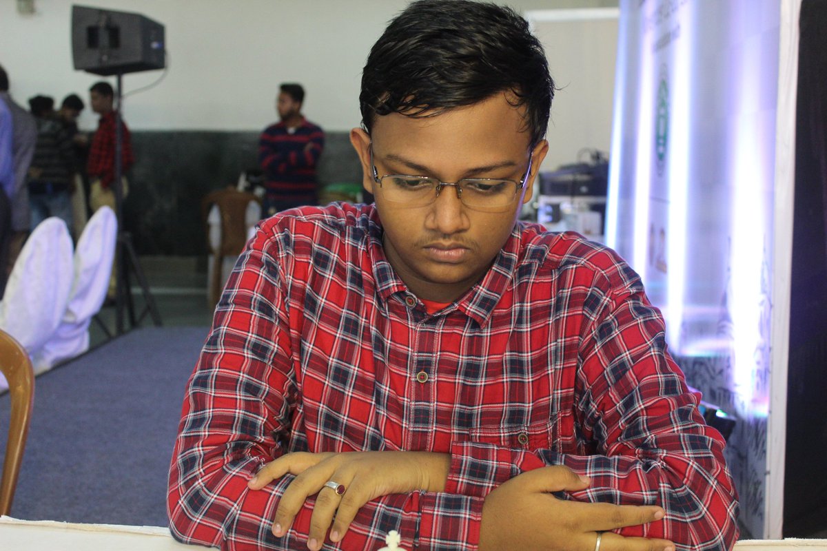 Media_SAI's tweet image. #ChessUpdate ♟️
The young and talented #Kolkata boy #MitrabhaGuha becomes 🇮🇳's 72nd Grandmaster! 👏🏼
He defeated GM Nikola Sedlak 🇷🇸 to bag his 3rd & final GM norm at the GM Third Saturday Mix 220 tournament at Novi Sad, Serbia to achieve this feat.
#IndianSports #Grandmaster