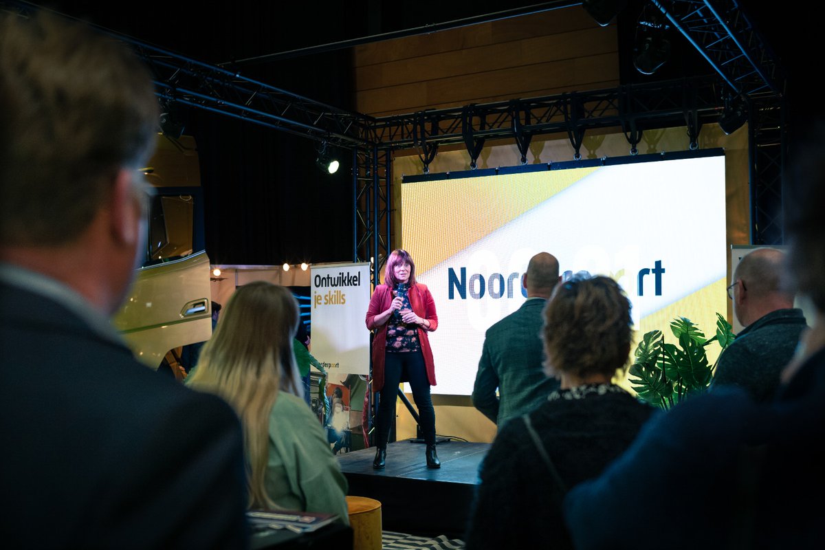 Wat een leuke en nuttige eerste dag van de @Promotiedagen in <a href="/MartiniPlaza/">Martiniplaza Groningen</a> met o.a. een interessant panelgesprek over #levenlangontwikkelen op het <a href="/fcgroningen/">FC Groningen</a> plein 

Vandaag dag 2: kom langs, we vertellen graag meer over praktijkgedreven onderwijs voor de wereld van morgen.