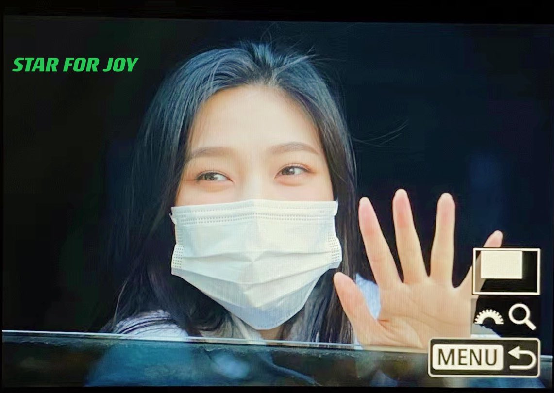 StarHeforJoy's tweet photo. 211110동물농장 퇴근길 

#조이 #Joy #박수영 https://t.co/U9tjHWaofZ