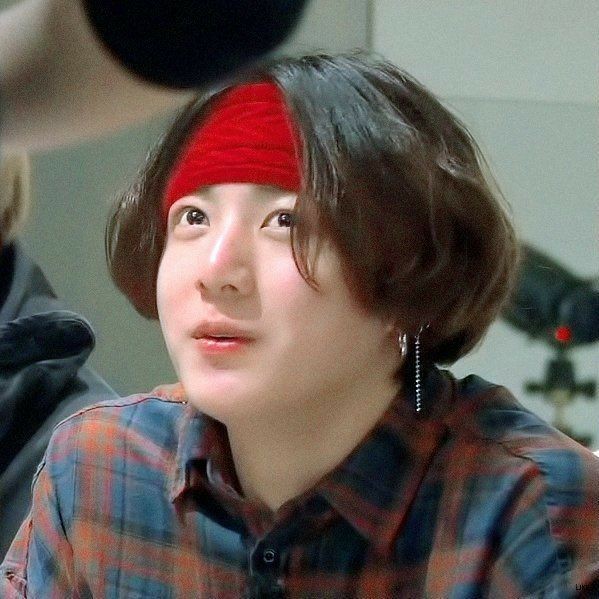 bts_tn07's tweet photo. Just so you know.. I miss my triangle gimbap alot too..๐๐
#koogie #BTSJUNGKOOK https://t.co/3bFaCcRkAm