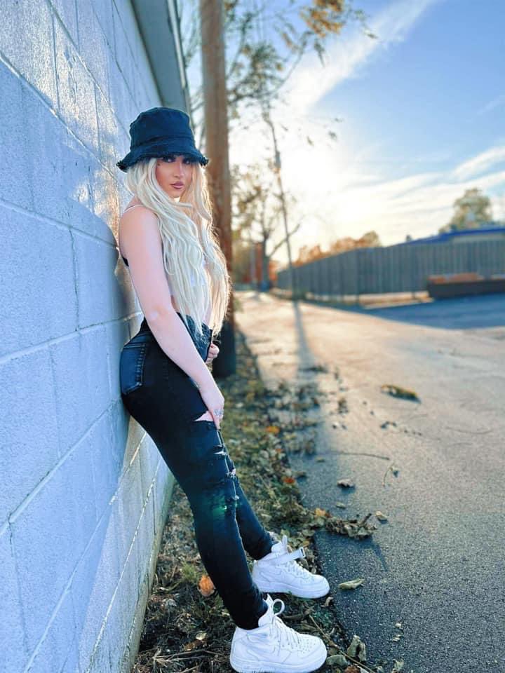 My wonderful hubby took this photo 🥺 can I melt over him now?