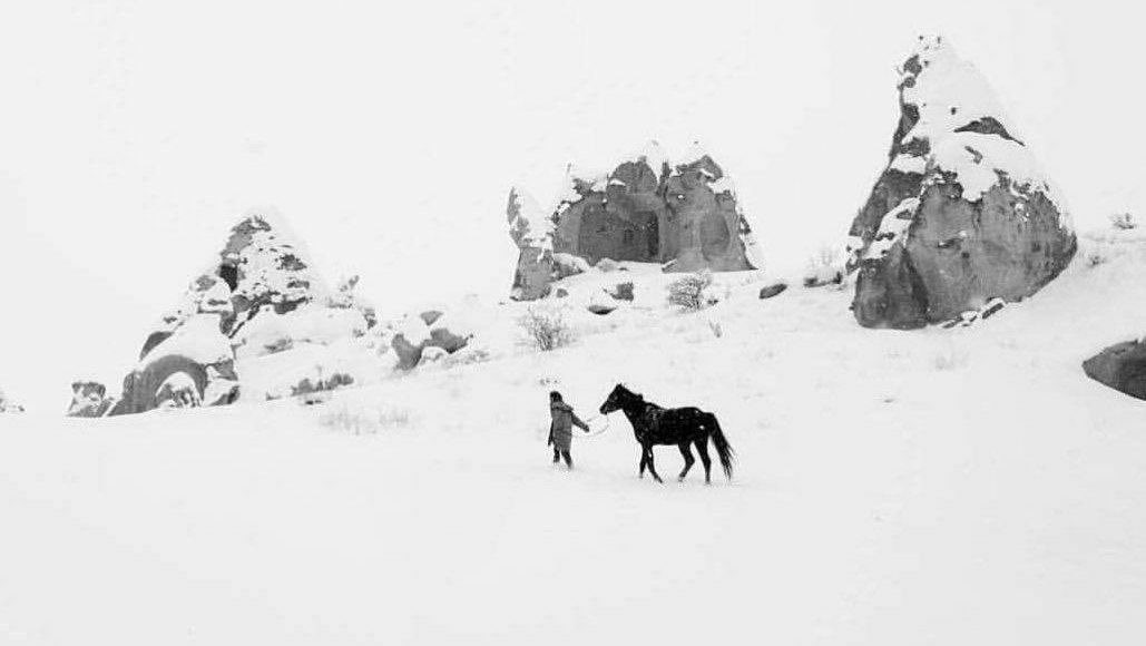 “Gözüm görmese bile, kalbim bulur seni.”