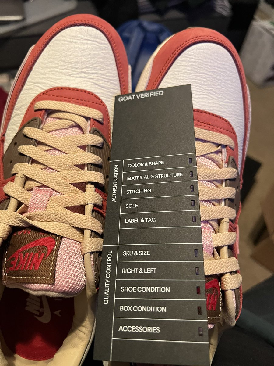 jusmellow's tweet photo. Bought some shoes from @goatapp 
I thought they “verified quality”
Look at this flippin shoe dude…how do you miss all these cracks like wtf. And then I’m out the shipping cost and my discount code I used 🙄 https://t.co/P2LVX2rK57