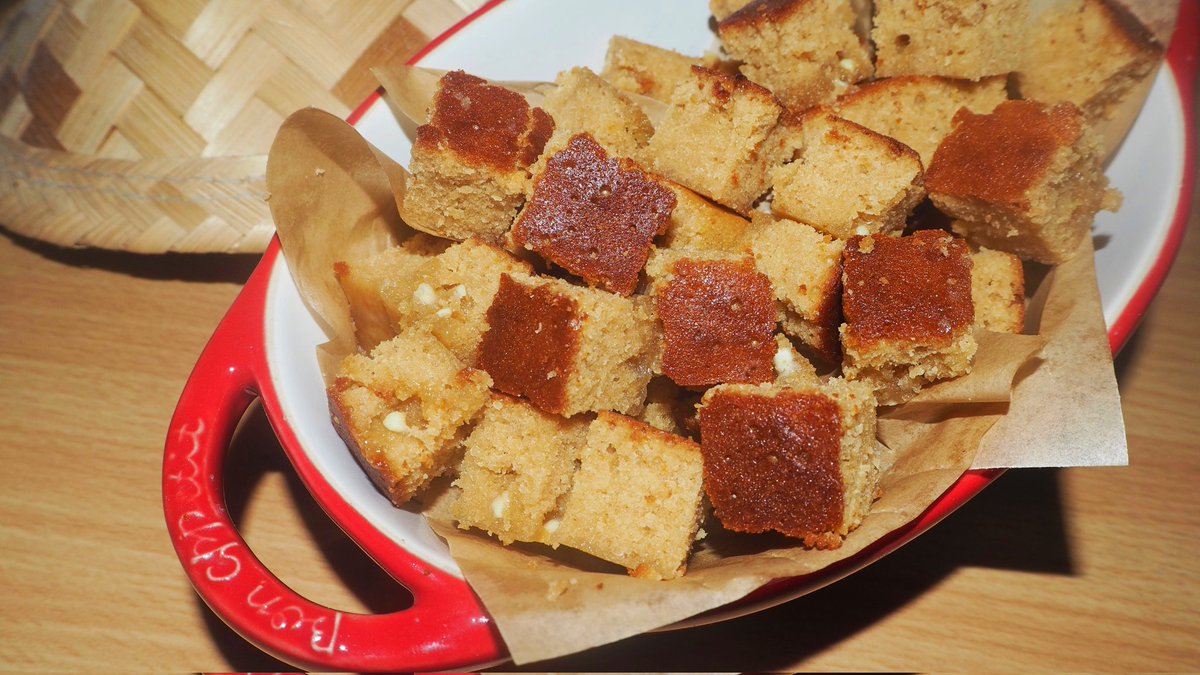 TwinkTS's tweet photo. 🍫Brownie CUBE     -50 Baht
🥛Blondie CUBE      -50 Baht

กล่องละ 80 กรัม
ค่าส่ง Flash 
กทม.และปริมณฑล 35 บาท
ต่างจังหวัด 40 บาท
#Brownie #Blondie
ขนมทุกตัวลดน้ำตาล ใช้ช็อคโกแลตแท้และเนยสด 
ไม่หวานจัด รสชาติเจ้มจ้นค่ะ 😋 https://t.co/G9CopeUskn