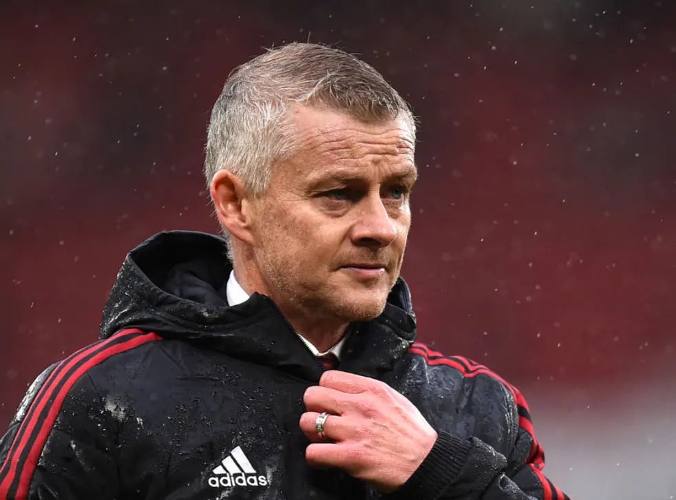 DeadlineDayLive's tweet photo. 🚨 Ole Gunnar Solskjaer's reign at Manchester United is hanging by a thread and the question now is when not if he will be sacked by the club.

Ralf Rangnick has become the front-runner to take over from him.

(Source: Sun Sport) https://t.co/V37Xebmsmi