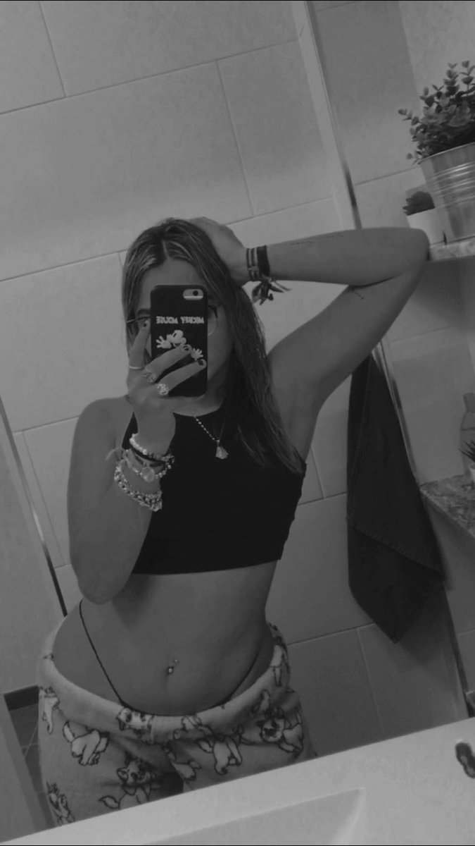 martaasooler's tweet photo. Las dejo por aquí y me voy a dar literatura https://t.co/R5liiRc3zt