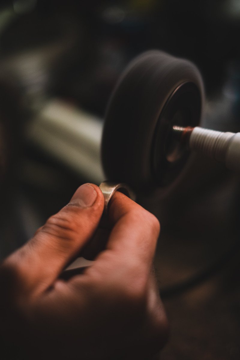 Daviswatches's tweet photo. Nos bijoux en argent façonnés dans nos ateliers à #cannes #bijoux #cadeauxbijoux #handcrafted 
#shopping ▶️ https://t.co/UjwUTn6jmf https://t.co/NAFM2n8Hpp
