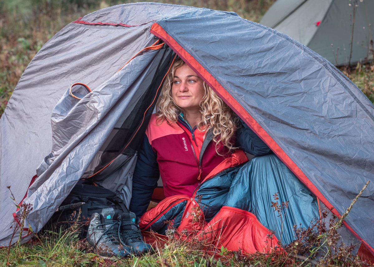itinera_magica's tweet photo. Souvenir de bivouac dans le #Jura... on prend goût à ces réveils au cœur des bois, à ce premier café au goût de brume et de soleil sylvestre. Un trek de 3 jours avec @Hellowaysfr et @Lafuma_France , vécue avec et photographiée par Marion @Foehn_Photo . https://t.co/XbNd911Mxk