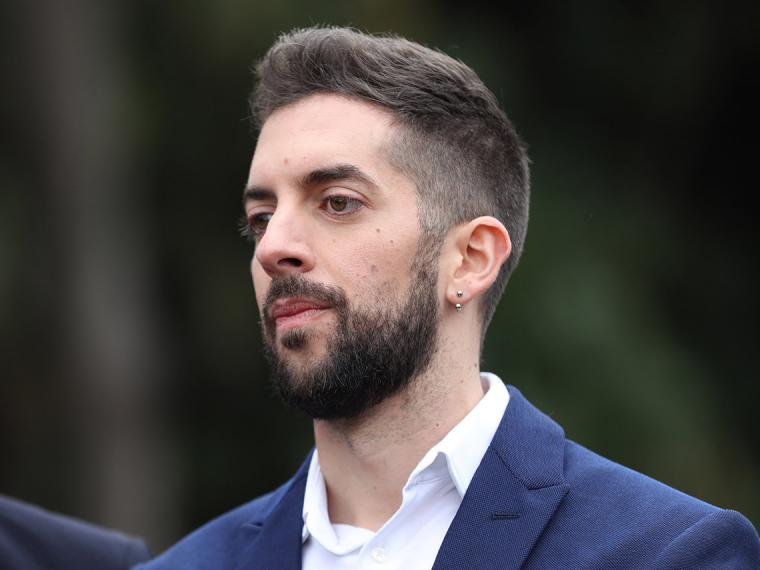 📊 ¿Quien es, en tu opinión, MEJOR PRESENTADOR?

🔃 PABLO MOTOS
♥️ DAVID BRONCANO
