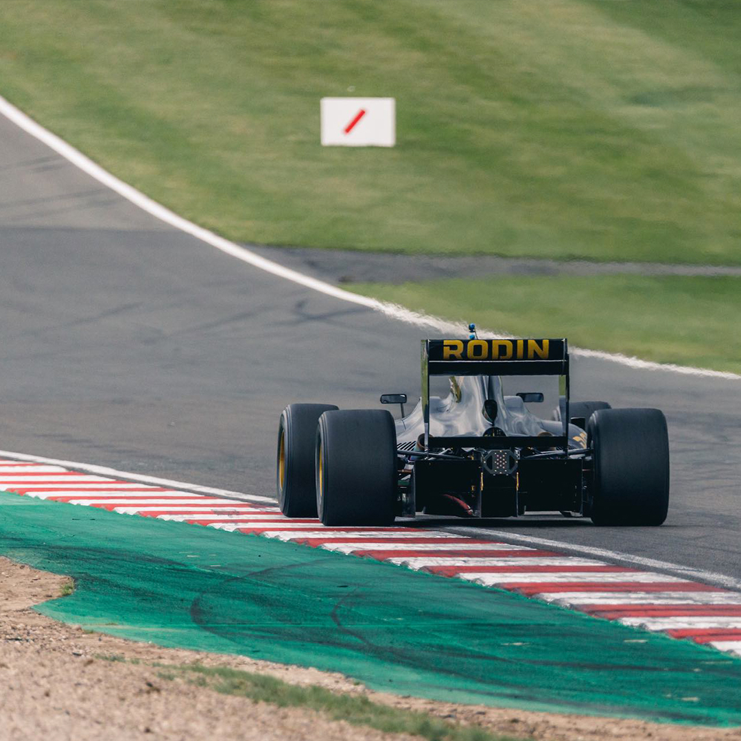 RodinCars's tweet image. "The #laptime of 56.83 seconds on @DoningtonParkUK National Circuit gives the #RodinFZED the unofficial #laprecord, beating the time set by the #V10 powered 1997 Benetton B197 #Formula1 racer that now competes in the #BOSSGP series." 

Read the story: ow.ly/Z57750GJZz2