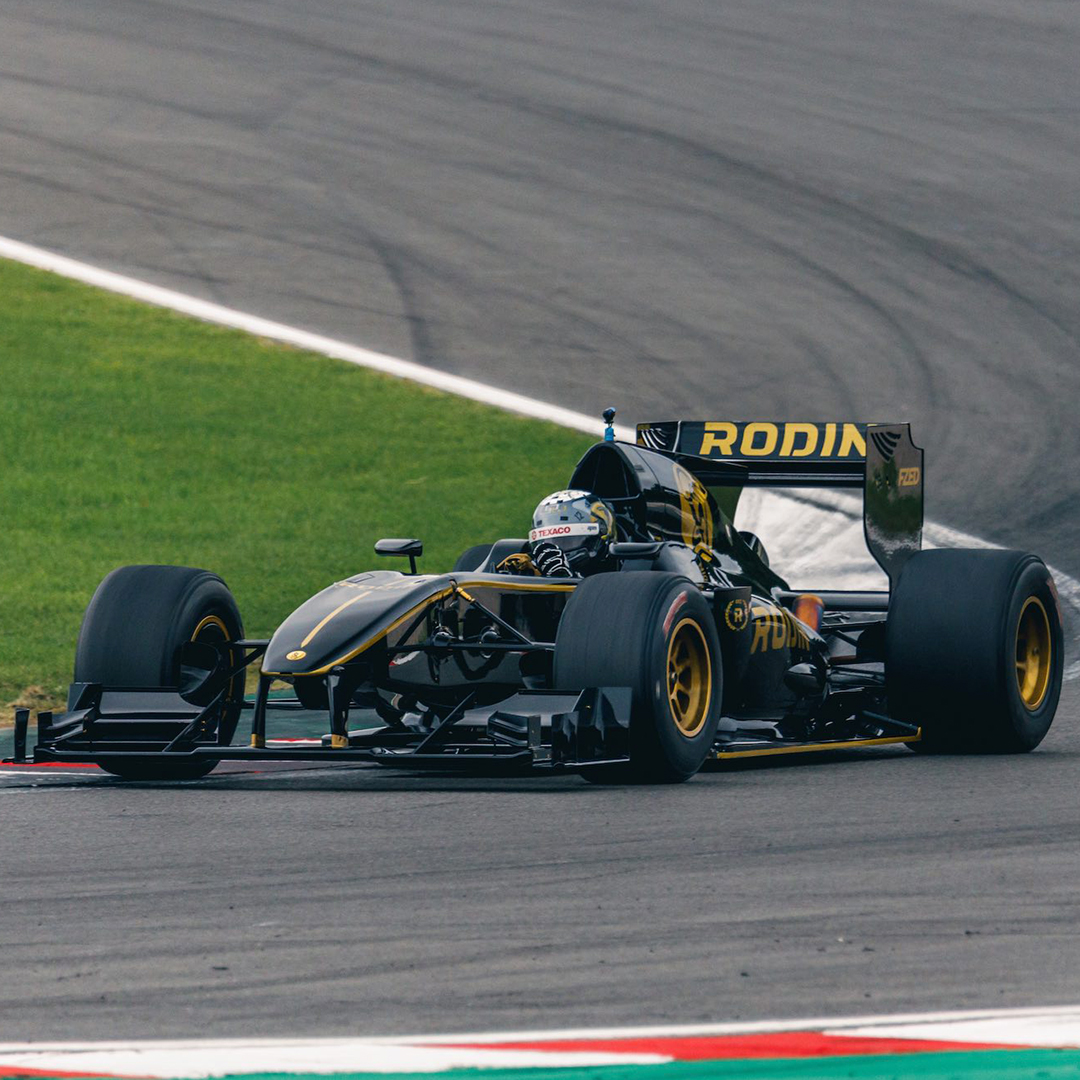 RodinCars's tweet image. "The #laptime of 56.83 seconds on @DoningtonParkUK National Circuit gives the #RodinFZED the unofficial #laprecord, beating the time set by the #V10 powered 1997 Benetton B197 #Formula1 racer that now competes in the #BOSSGP series." 

Read the story: ow.ly/Z57750GJZz2