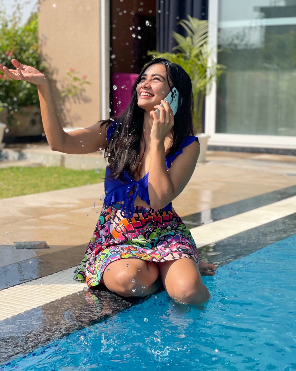shivisha_'s tweet photo. #Collab

Thanks to @SamsungIndia, I no longer have to put my phone in my handbag or in the pool-side locker while I take a dip. I have my favourite #GalaxyA52s5G. This beauty is water resistant! 

#SamsungIndia #Samsung #AwesomeIsForEveryone https://t.co/XFl4Et7Rfh