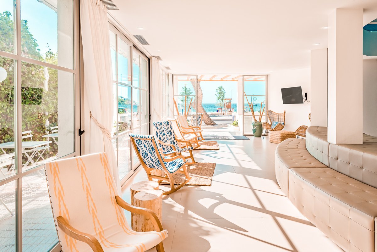 FERGUSHotels's tweet photo. 𝗔𝗕𝗜𝗘𝗥𝗧𝗢 𝗧𝗢𝗗𝗢 𝗘𝗟 𝗔Ñ𝗢
En nuestra apuesta por la desestacionalización y un modelo turístico sostenible, nuestro #AdultsOnly #FERGUSStylePalmanova permanece abierto todo el año. Para que puedas disfrutar de Mallorca en sus 4 estaciones ✨ https://t.co/NpmCDdYBEr